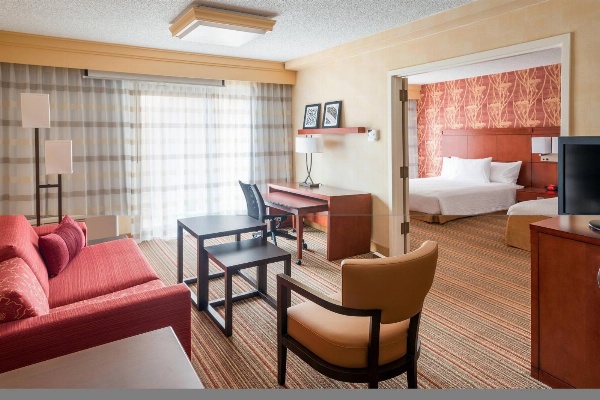 Courtyard by Marriott Des Moines West/Clive image 1