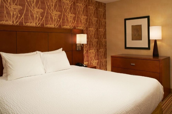 Courtyard by Marriott Des Moines West/Clive image 10