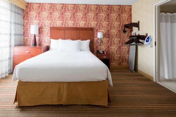 Courtyard by Marriott Des Moines West/Clive image 12