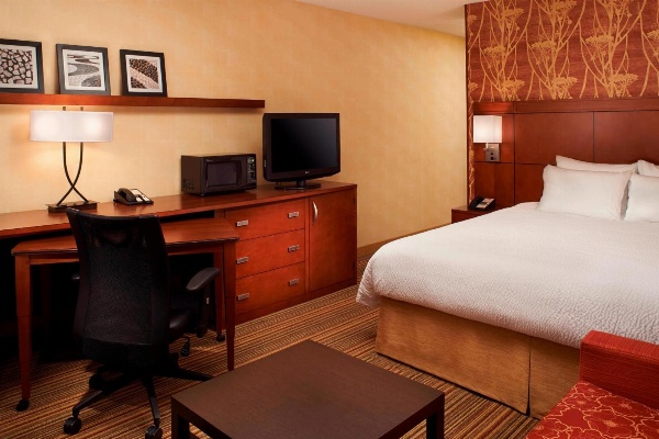 Courtyard by Marriott Des Moines West/Clive image 7